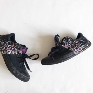 Converse black paint splatter sneakers EUC size 1